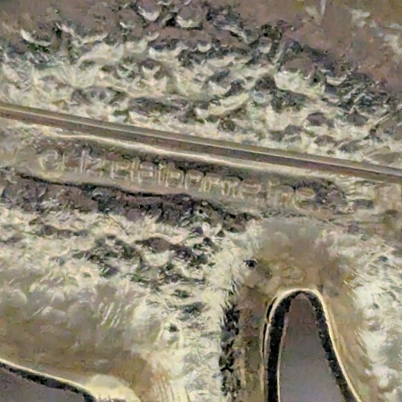 Vintage Chunky & Adorable Liz Claiborne Golden Elephant Brooch! - Picture 4 of 4